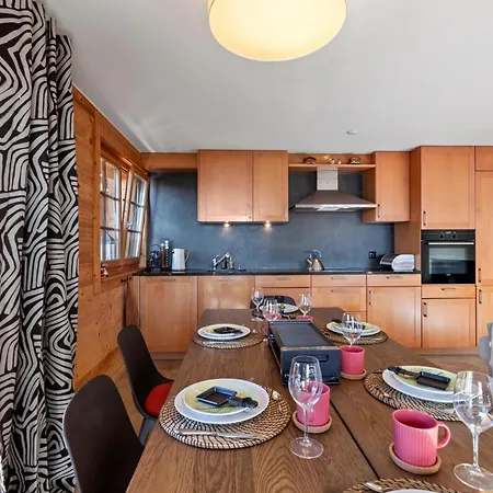 Apartment With Balcony And Alpine View *