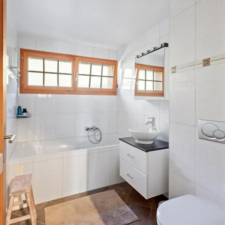 With Balcony And Alpine View Lägenhet Ollon